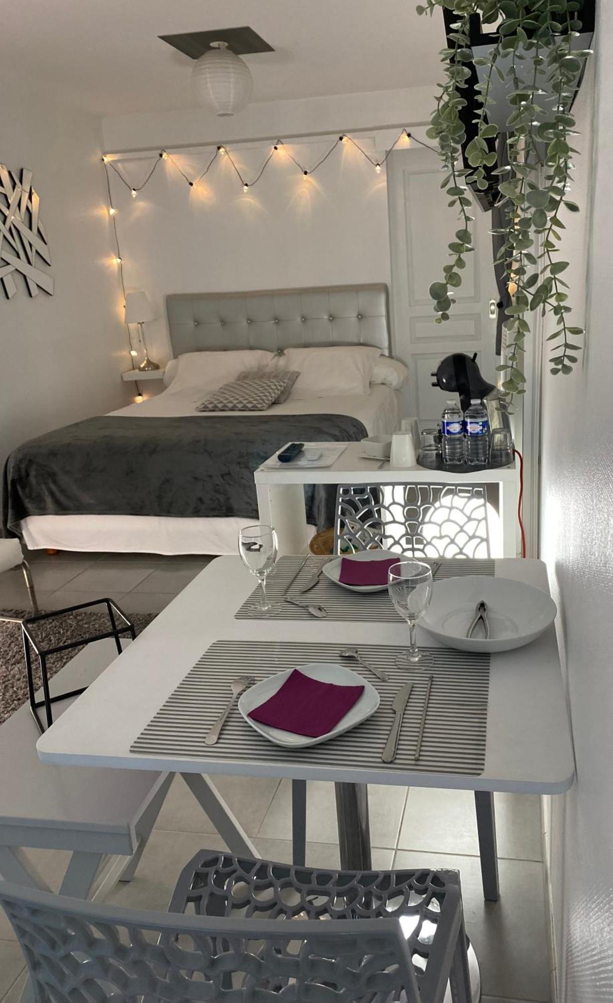 Le Relais De La Hardiesse 6Km Mont St Michel - Chambres Doubles - Suite Spa Privatif Courtils 外观 照片