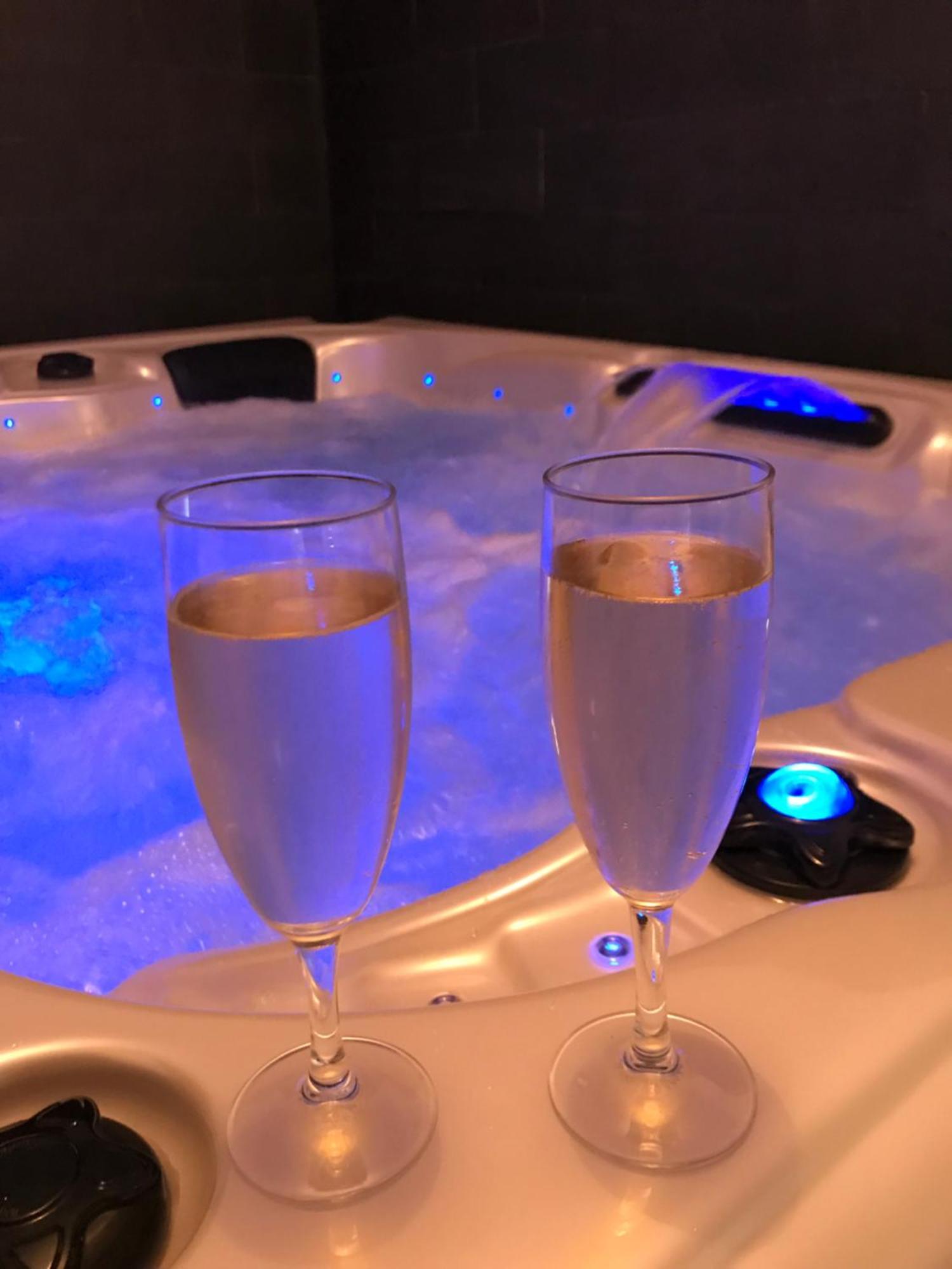 Le Relais De La Hardiesse 6Km Mont St Michel - Chambres Doubles - Suite Spa Privatif Courtils 外观 照片